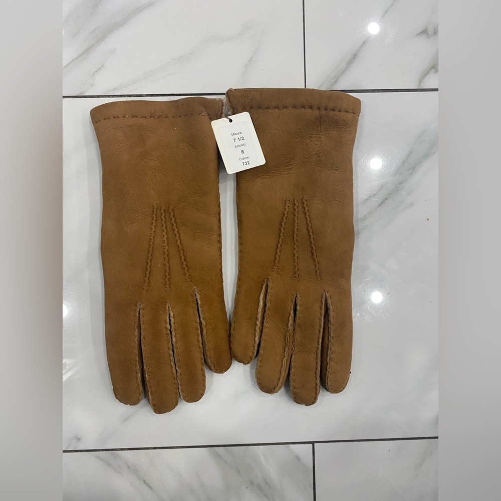 Restelli Guanti Men’s fashion gloves. Merinos wool lining. Double edges.